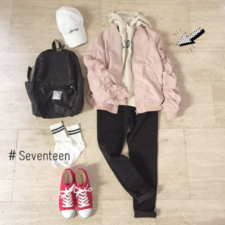 Seventeen4月号掲載コーデのご紹介♡　袖のシャーリングがかわいい春色MA-1でスキニーコーデ♡　パーカー合わせでストリート系に仕上げてもGOOD♡