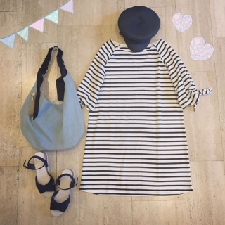 袖のボリュームがアクセントになったチュニックは生地がしっかりしているのでワンピースとしても◎　カットソー素材で動きやすいので、行楽地へのお出かけにもおすすめです♡