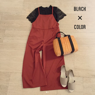 黒×カラーの大人コーデ♡黒トップスもレース素材なら重くなりすぎずサラッと着れちゃうので今の季節にピッタリ♪