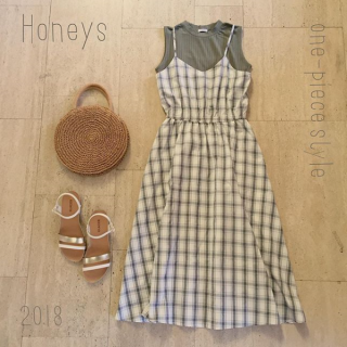 白ベースのチェックが涼し気なキャミワンピースで夏コーデ♡