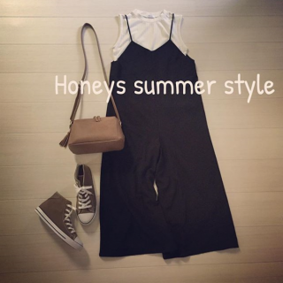 リブのノースリトップスにオールインワンを合わせたシンプルコーデ♡　ハイカットのスニーカーでカジュアルにまとめて♪