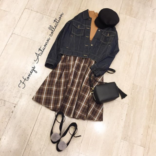 秋のGジャンは濃い色デニムがおすすめ♡ 　茶系のトーンにチェック柄を加えれば 秋のトレンドスタイルに♪