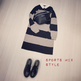 夏に人気だったラガーワンピの長袖バージョンが新作で登場♡　1枚で決まるアイテムなのでミニBagを斜め掛けで合わせて今年らしい着こなしに♪‬