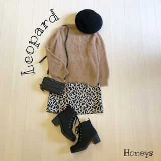 この秋人気のヒョウ柄を取り入れた甘辛トレンドコーデ♪　触り心地抜群のフェザーニットはふわもこ感がかわいい♡