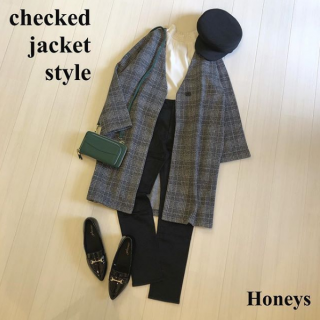 チェック柄のジャケットは裏起毛のカットソー素材で暖かく着やすい♪　パンツとローファー合わせでマニッシュにスタイリング。
