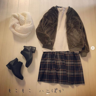 ファーブルゾンはMA-1とのリバーシブルタイプ♪ 　もこもこモールニットにファーのスヌードを合わせてふわふわもこもこなスタイリングに♡