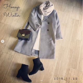 冬のおすすめお出かけコーデ♡ 　杢グレー×ホワイトが女子力UPなwinterstyle♡　袖ファー切替のワンピはモコモコなのにスッキリ着られるモテアイテム♡