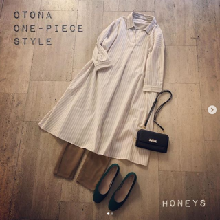 Aラインのシャツワンピはふんわりシルエットがかわいい♡ 　ベージュのグラデーションでまとめたスタイリングには小物で色を差してアクセントに♪ 　ベルトでウエストマークして1枚で着ても◎