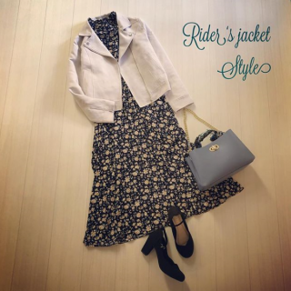 春色ライダースにハイネックの花柄ワンピを合わせたMixコーデ♡ 　ハードな印象のライダースには柄物を合わせてあげるとやさしい印象になるので◎