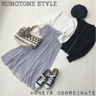 ふわふわのプリーツスカートは単品で見ると甘めのアイテム。 　モノトーンでまとめて着やすいコーデに仕上げました。 　羽織りものもプラスして春のお出かけコーデに♡