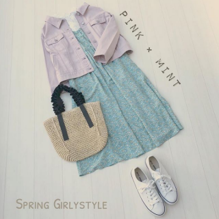 小花柄のキャミワンピースを使った春色コーデ♡ 　ピンク×ミントの色合わせも淡い色なら挑戦しやすいのでオススメ♡