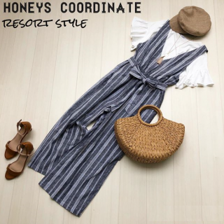 リゾート感たっぷりの麻混素材のオールインワン♡　小物合わせでさらに夏っぽくアップデート。