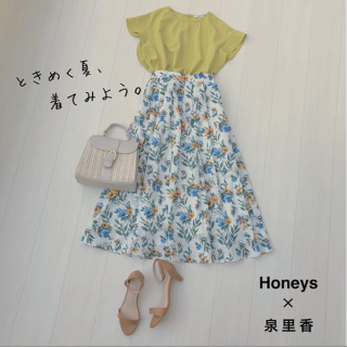 　イエローのブラウスに大きめの花柄がポイントのロングスカートがこれからの季節にぴったりな、大人可愛いさわやかなスタイリング♡ 　ぜひ店頭やWebでチェックしてみて下さいね♡