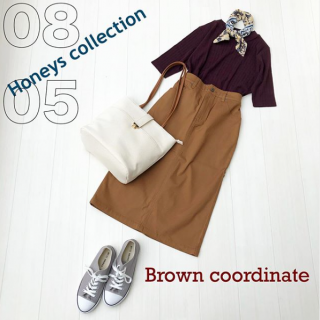 ブラウン系の色味が充実している今だからこそ絶妙なカラーリングのコーデを楽しみたい！ キャメルと茶色味のあるパープル合わせのコーディネート。シンプルアイテムのコーデだから首元にワンアクセントを置いて完成♡