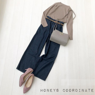 シンプルコーデこそ色使いでおしゃれ感を楽しみたい♡グレーやモカ、ダスティなピンク、ぜーんぶデニムに品よくまとめてもらってすっきりと。