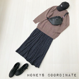 ニットがかわいい季節！スエット感覚でいろいろなアイテムに合わせられるニット。ガーリーなプリーツスカート合わせでスポーツミックコーデに挑戦！