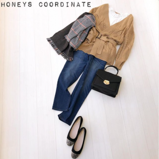 ゆるいシルエットで華奢見え効果抜群のニットカシュクール。デニム合わせでも抜け感があって女らしいスタイルに。