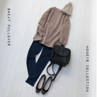 おしりが隠れるチュニック丈のスウェットトップス♡ シンプルだからこそ合わせの小物でいろんな雰囲気に変えられちゃうのが楽しい♪ ニット帽にリュックで大人カジュアルなスタイリングに