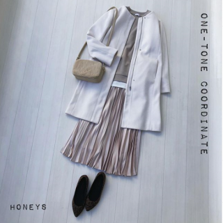 ホワイト＆ベージュのワントーンスタイル♡ 白いコートで甘さを出しつつベージュのワントーンスタイルで大人っぽさも演出 足元にあわせたヒョウ柄が淡いトーンのコーディネートのポイントに♪