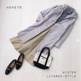 春まで着られるキレイ色のパーカーはコートインの重ね着にも最適♡ リブタートルをインしてすっきりあたたかな冬の重ね着スタイルの完成