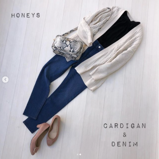 カーデ＆デニムの王道コーデ インナーにはブラウスを合わせてフェミニンな着こなしに♡