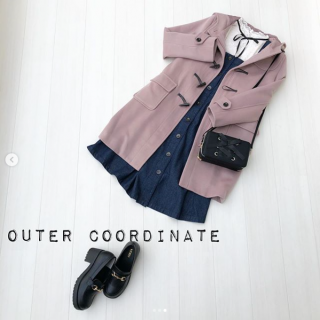 発売のたびに大人気のジャンスカ。待望の新作は背中部分にレースアップデザインを入れたデザインがポイントのミディ丈。デニムの他にツイル素材もあるのでチェックしてくださいね♡