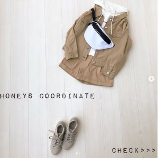 セットアップが人気の今季。似た素材、似た色でセットアップ風なコーデを楽しむのもありかも♡ジャケットだと固いイメージなりがちなセットも、Gジャン＆ショーパンでラフかつおしゃれにキマる！