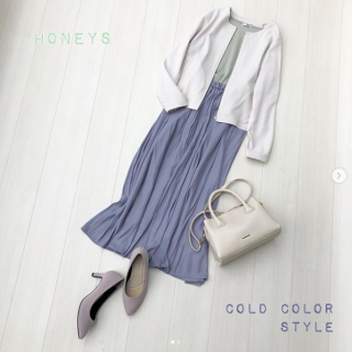 グリーンとブルーの寒色系キレイ色コーデ♡ ジャケットとBagをアイボリーで合わせることで色×色のコーディネートも取り入れやすくなって◎