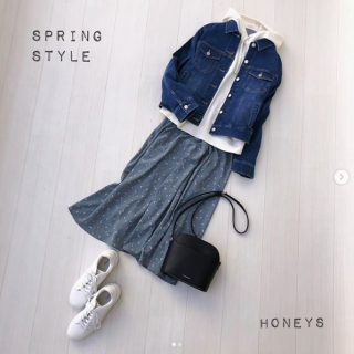 グリーン×ホワイトで清涼感を醸し出すワンピスタイル♡ ジャストサイズのGジャンを合わせて春の大人カジュアルスタイルに