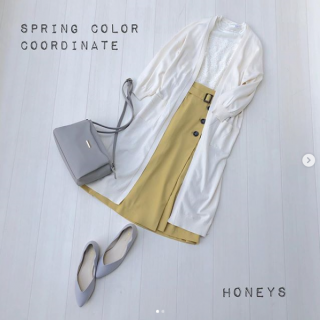 アイボリー×イエローの春色コーデ レース使いのトップスは透け感のある袖が今年らしさのポイントに イエローのフレアスカートはONにもOFFにも使える優れもの♡