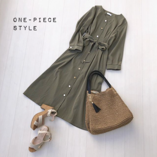 InRed4月号59ページ掲載商品のご案内 女優「中村アン」さんが着る大人のデイリー服 前開きで羽織としても着られるワンピースはウエストシェイプのシルエットと金ボタンで上質さを添える1枚