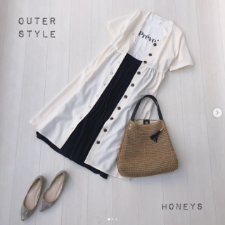 前釦使いがポイントのワンピースはペチコート付きなので1枚でワンピースとして着てもOK 前を開けて長め丈の羽織として着るのもオススメ