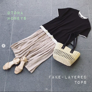 ワッフル素材のTシャツと白Tを重ね着しているようなデザインのフェイクレイヤードトップス ロングスカート合わせでゆるリラックススタイルに