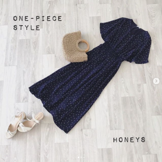 1枚でコーデが完成するワンピースは何枚あってもうれしいアイテム♡ ウエスト部分がシャーリングになってるのでスタイルアップ効果も