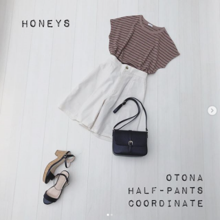 幼くなりがちなハーフパンツは素材や着こなしで大人も着られるコーディネートに 麻混素材で大人見えのハーフパンツにコンパクトめなトップスをイン 小物は黒でまとめてコーデのポイントに サンダルもヒールタイプを選ぶことでより大人な印象のスタイリングに