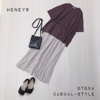 大きめのTシャツにロングスカートを合わせたリラックススタイル Tシャツは胸ポケット付きなのでシンプルだけどどこか様になるコーディネートに