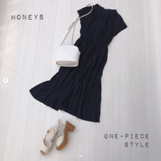 落ち感のある素材のワンピースは大人なカラーの4色展開 これからの季節にぴったりなさらっと1枚で着られてコーデが決まるアイテム♡