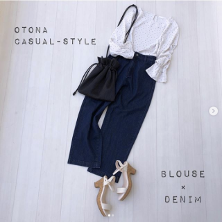 キャンディースリーブのブラウスはオフィススタイルにはもちろんデニム合わせのカジュアルダウンした着こなしにも◎ 袖はゴム仕様になっているので長さも調整出来るのがうれしいポイント