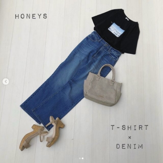 Tシャツ×デニムの定番スタイル デニムはフレアシルエットなのでいつもスタイルなのにちょっと新鮮なのがうれしい♡