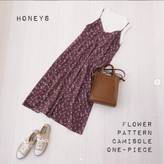 人気の後ろレースアップデザインのキャミワンピースが花柄で入荷♡ 低身長さんも1枚で着やすい丈なのがうれしいポイント パンツやスカートとのレイヤードもGood