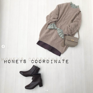 モンブランみたいなカラーリングのふんわりニットコーデ。 ニットはチュニック丈だからスキニー合わせも◎ 低身長さんはワンピースとしての着用もオススメ。 袖口からブラウスをのぞかせてガーリィな重ね着を楽しんで♡