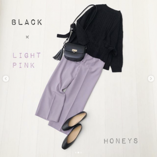 合わせが難しい印象のカラーパンツも黒でまとめたコーディネートならチャレンジしやすいのでおすすめ！ リボン使いのデザインやゴールドパーツのBagなど黒合わせでも重くなりすぎない印象に