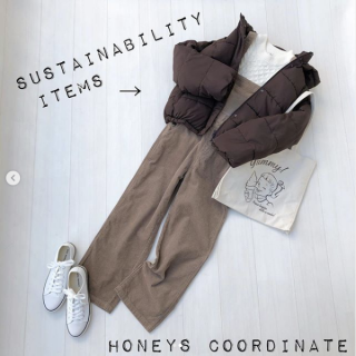 人気のラテカラーコーデ。ファイバーダウンであったかコーデにアップデート。 今年のファイバーダウンブルゾンは、中綿にペットボトルをリサイクルした素材を使用。 かわいくてあったかいのに地球にやさしい＆おうちで洗えるスーパーアイテムなのです！