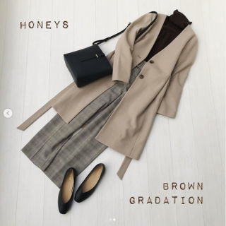 エコウールのカラーレスコートはシンプルデザインでキレイめにもカジュアルにも着られる優れもの ブラウンのグラデーションカラーでまとめて大人ハンサムスタイルに