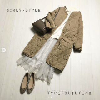 ボアとキルティングのリバーシブルコート 裏起毛のパーカーをインであったかスタイルに スカート合わせの時はボアを内側に着てさらに暖かさをプラス