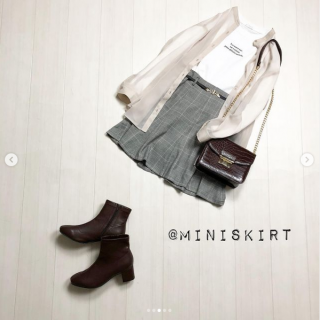 コートインにオススメ！春まで使えるプリントTシャツ付きのシアーシャツ！ ほんのり透ける素材が大人っぽくもガーリーにも着回し自在なインナー付きシャツ。 コートでマンネリしがちな冬コーデが一気に鮮度アップ！