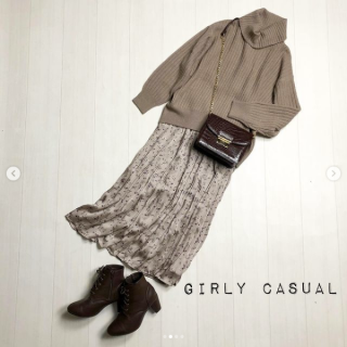 コートインのコーデに悩んだら、ふわふわニットがオススメ！ 合わせるボトムス次第で大人っぽくもガーリーにも印象チェンジができて着回し自在！