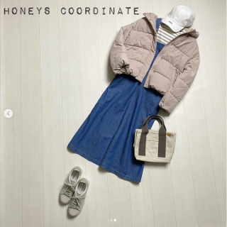 ジャンスカコーデをふわふわブルゾンでガーリーにシフトチェンジ♡キャップやスニーカーで甘さが出過ぎないようにバランスをとったのがポイント！