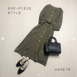 Vネックワンピースは前開きデザインなので羽織としても使える優秀アイテム ペチコート付きなので1枚でワンピとして着るのも安心♪ 人気のビスチェ付きトップスに羽織れば春の装いにぴったりなコーディネートに