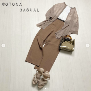 合わせの小物と着こなしで印象チェンジ！ それぞれのアイテムがシンプルなので印象チェンジも簡単に挑戦できちゃう！